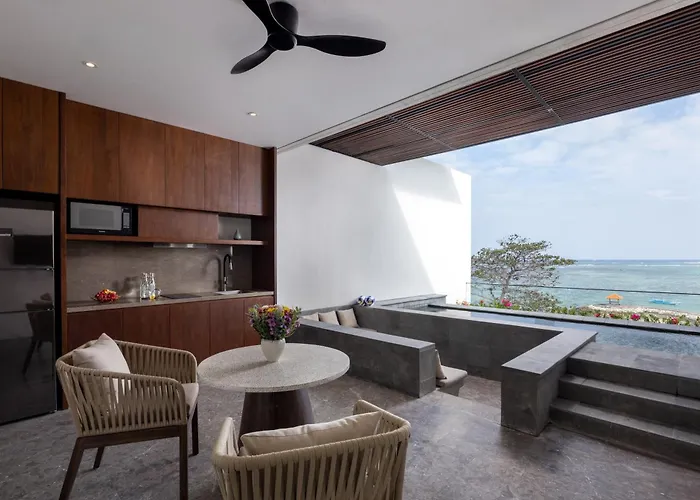 Sumitra Luxury & By Pramana 5* サヌール