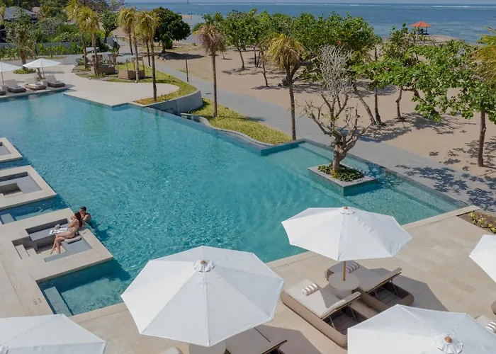 Sumitra Luxury & By Pramana Resort 5*