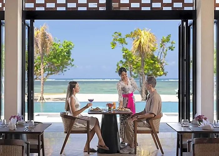 Sumitra Luxury & By Pramana 5* サヌール